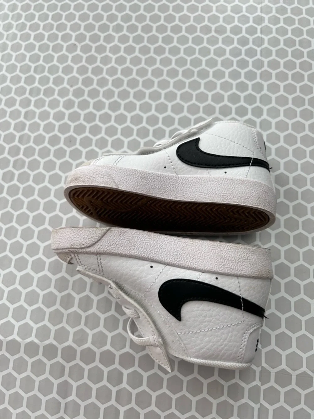 Nike Kids White and Black High-Top Sneakers. Size 7C